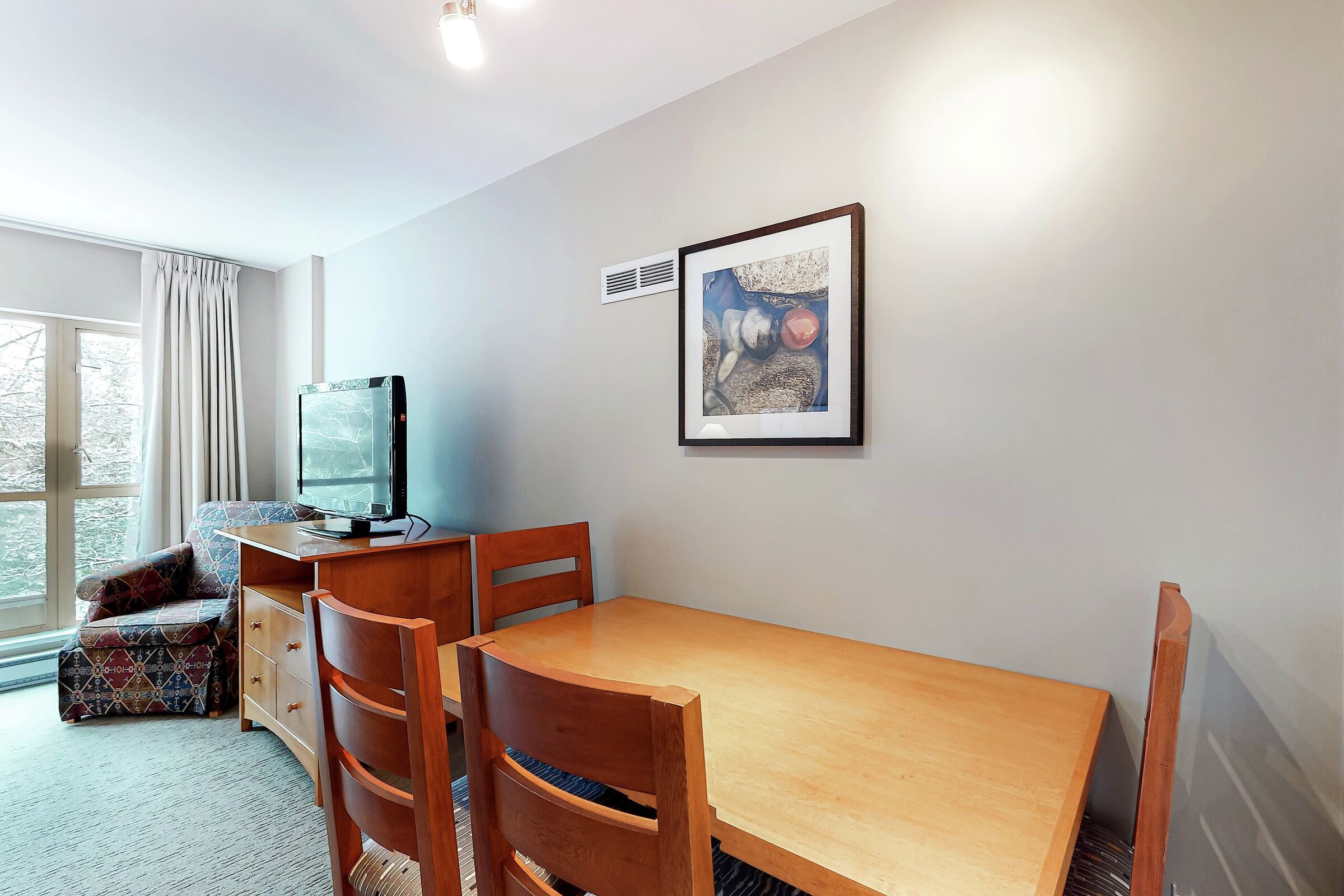 #312 - Studio Dining Area