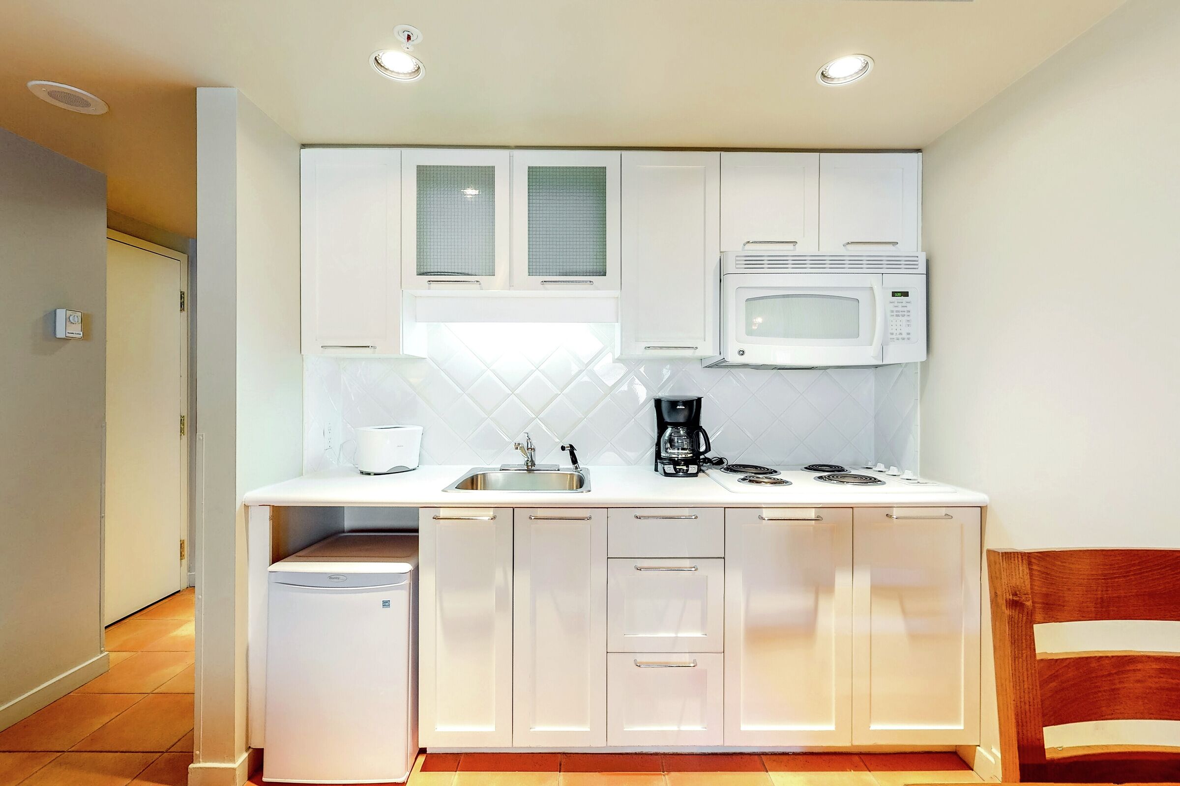 #526 - Studio Kitchenette