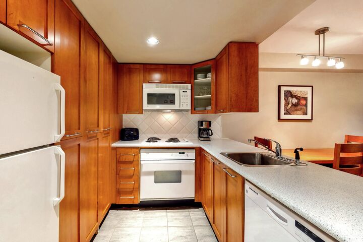 #409 - Studio Kitchen