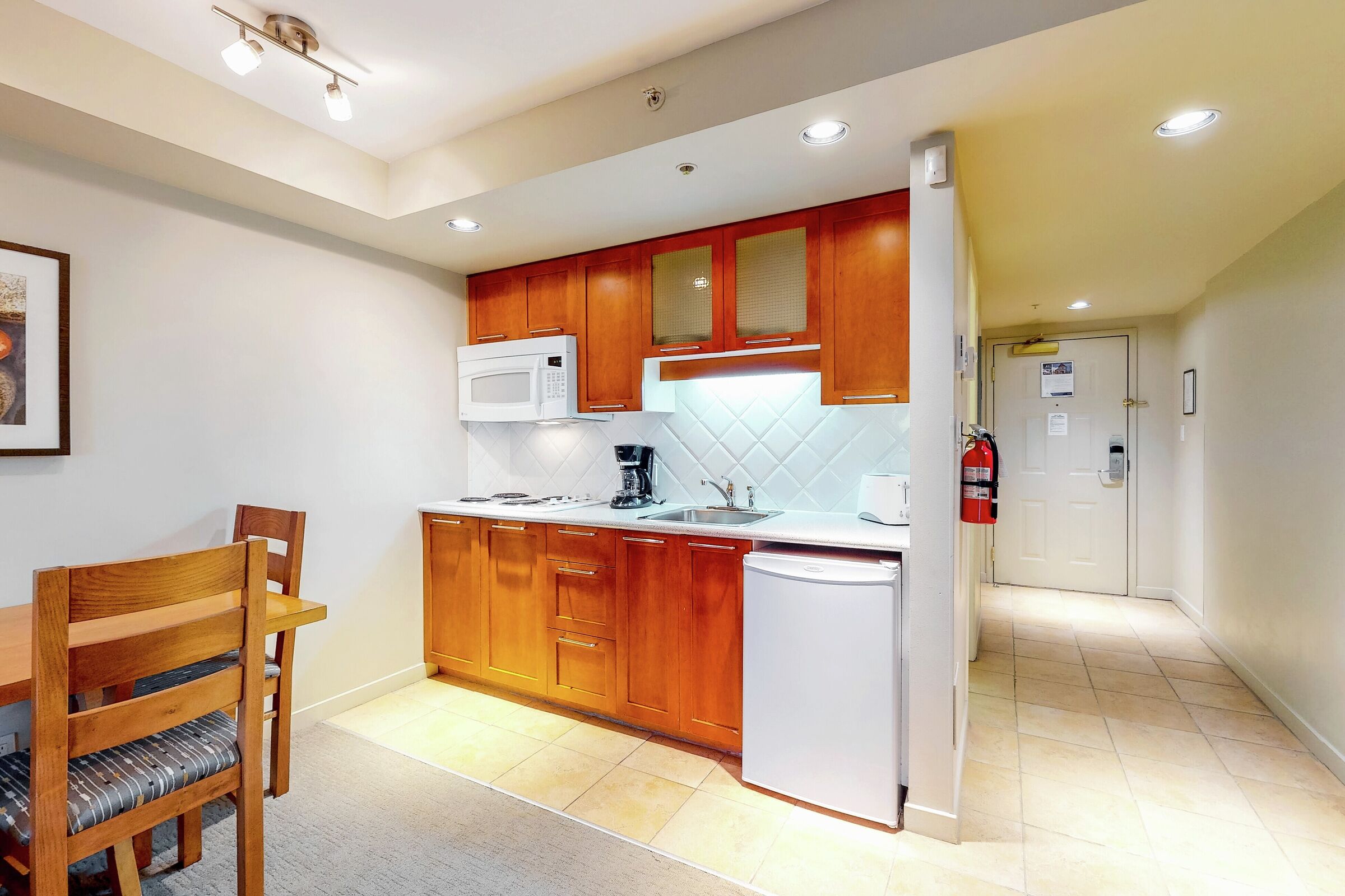 #521 - Studio Kitchenette