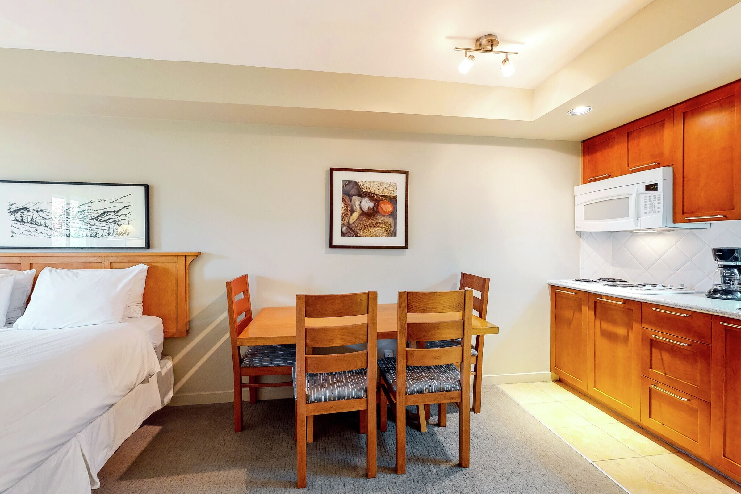 #521 - Studio Dining Area
