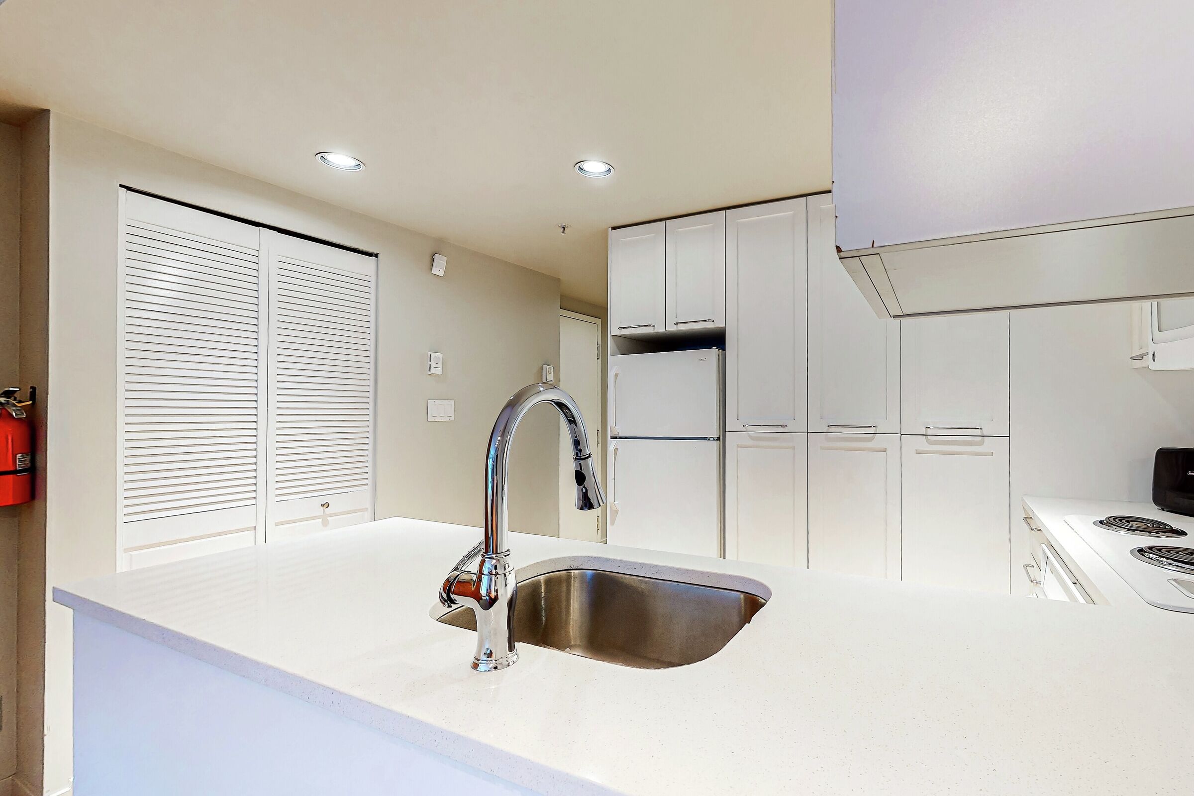 #302 - Studio Kitchen