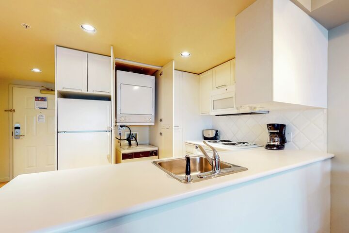 #415 - Studio Kitchen