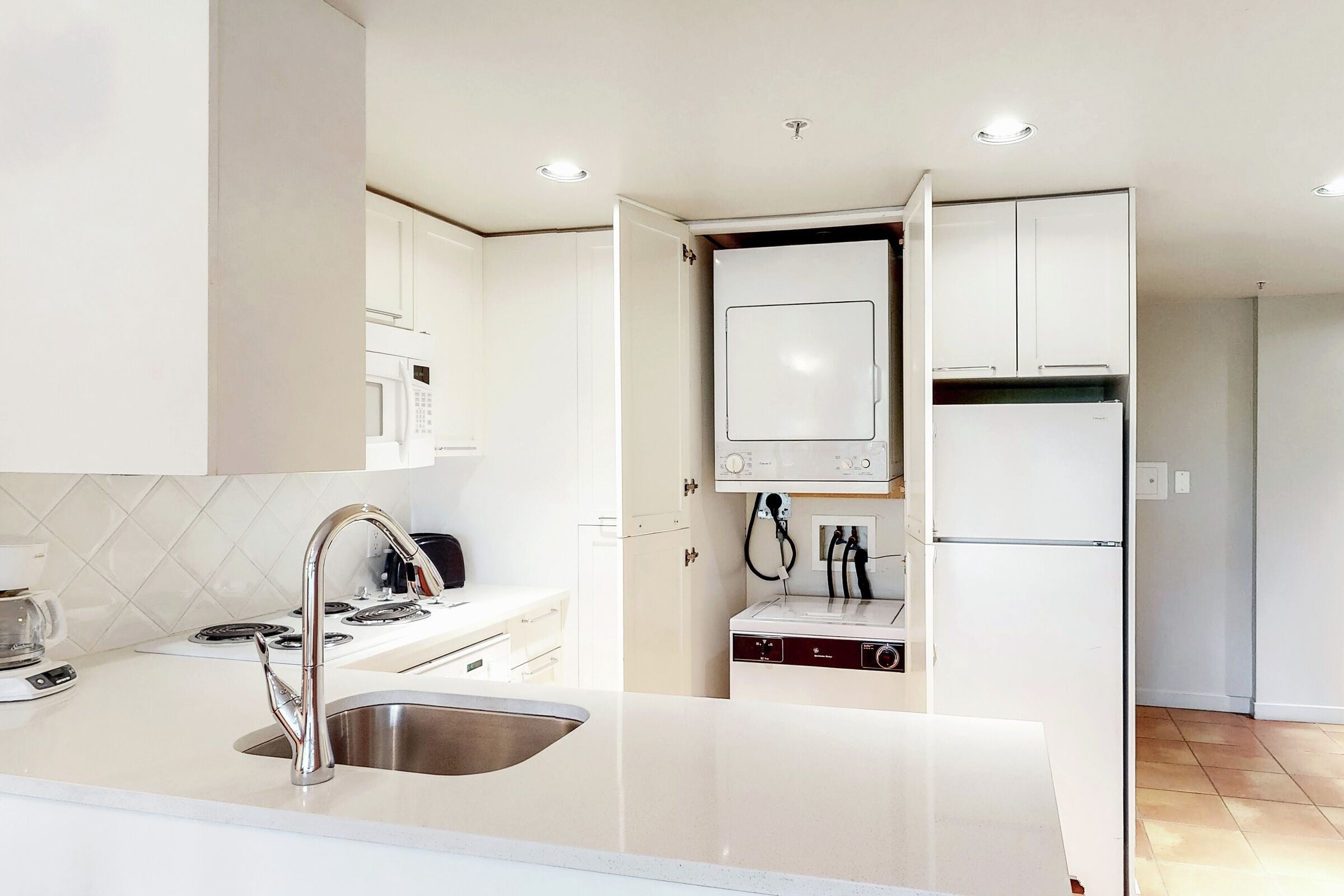 #425 - Studio Kitchen