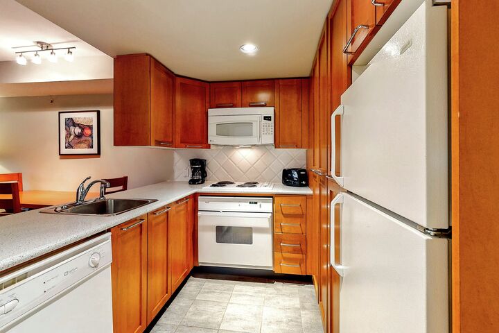 #410 - Studio Kitchen