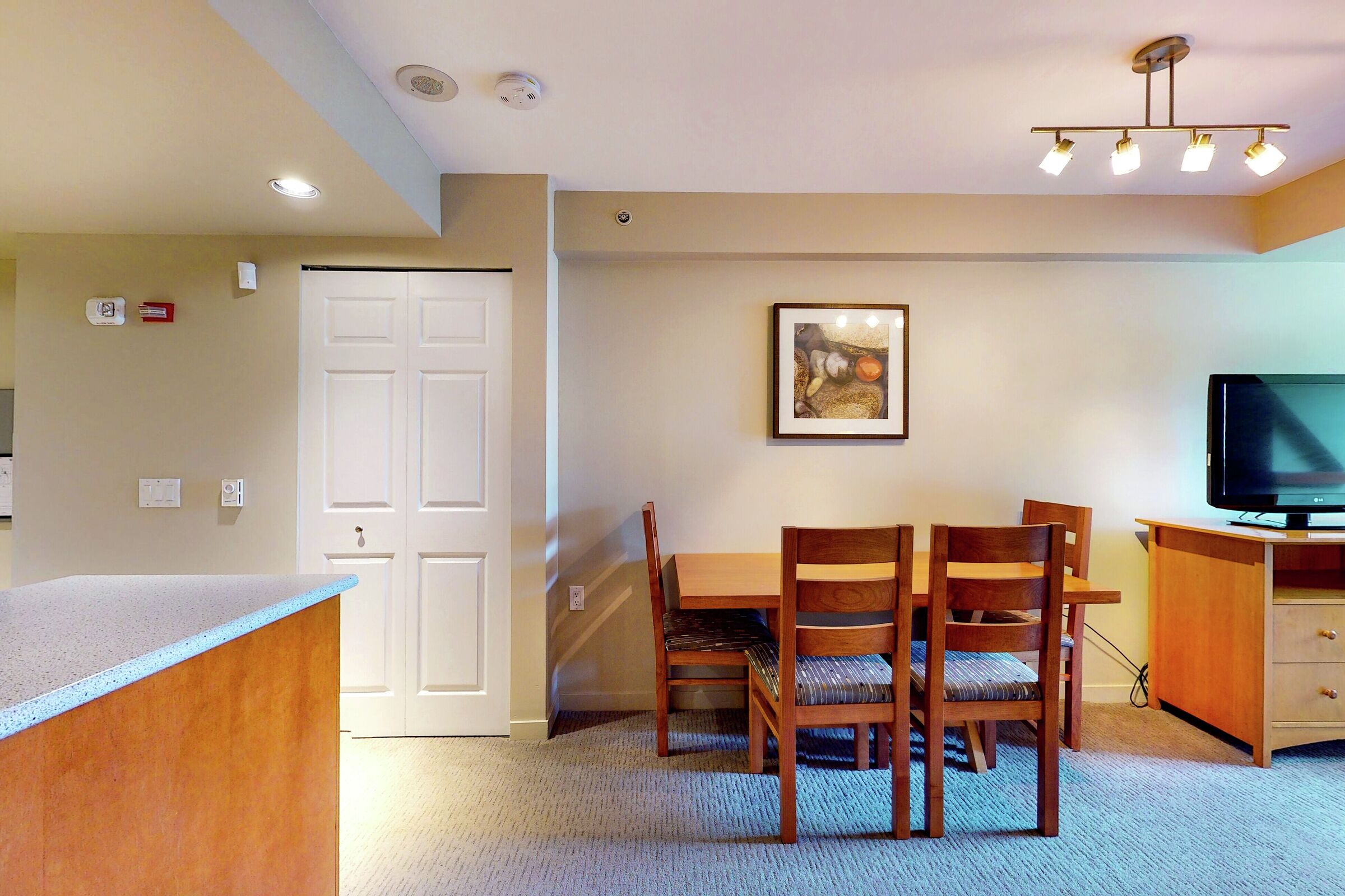 #505 - Studio Dining Area