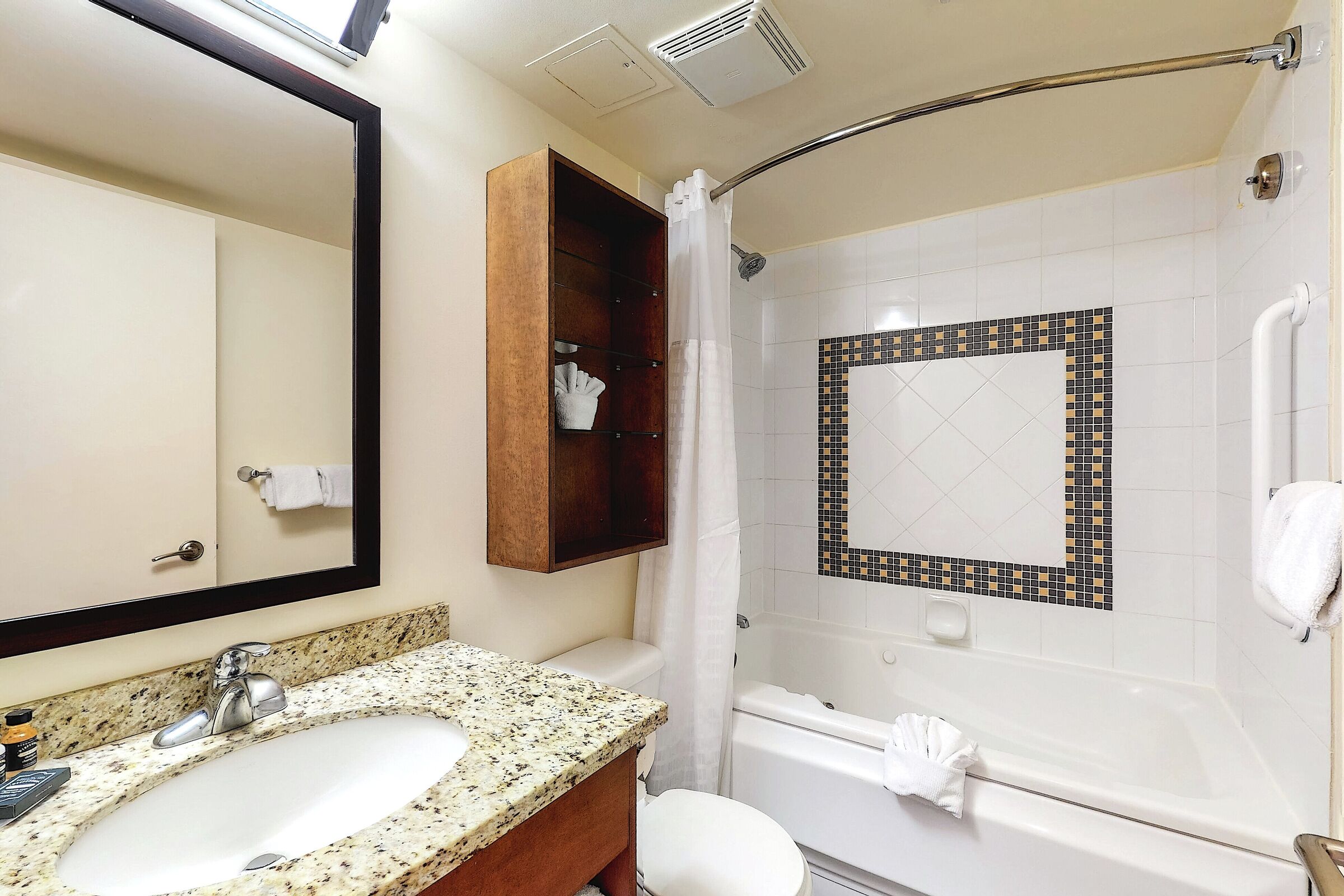 #405 - Studio Bathroom