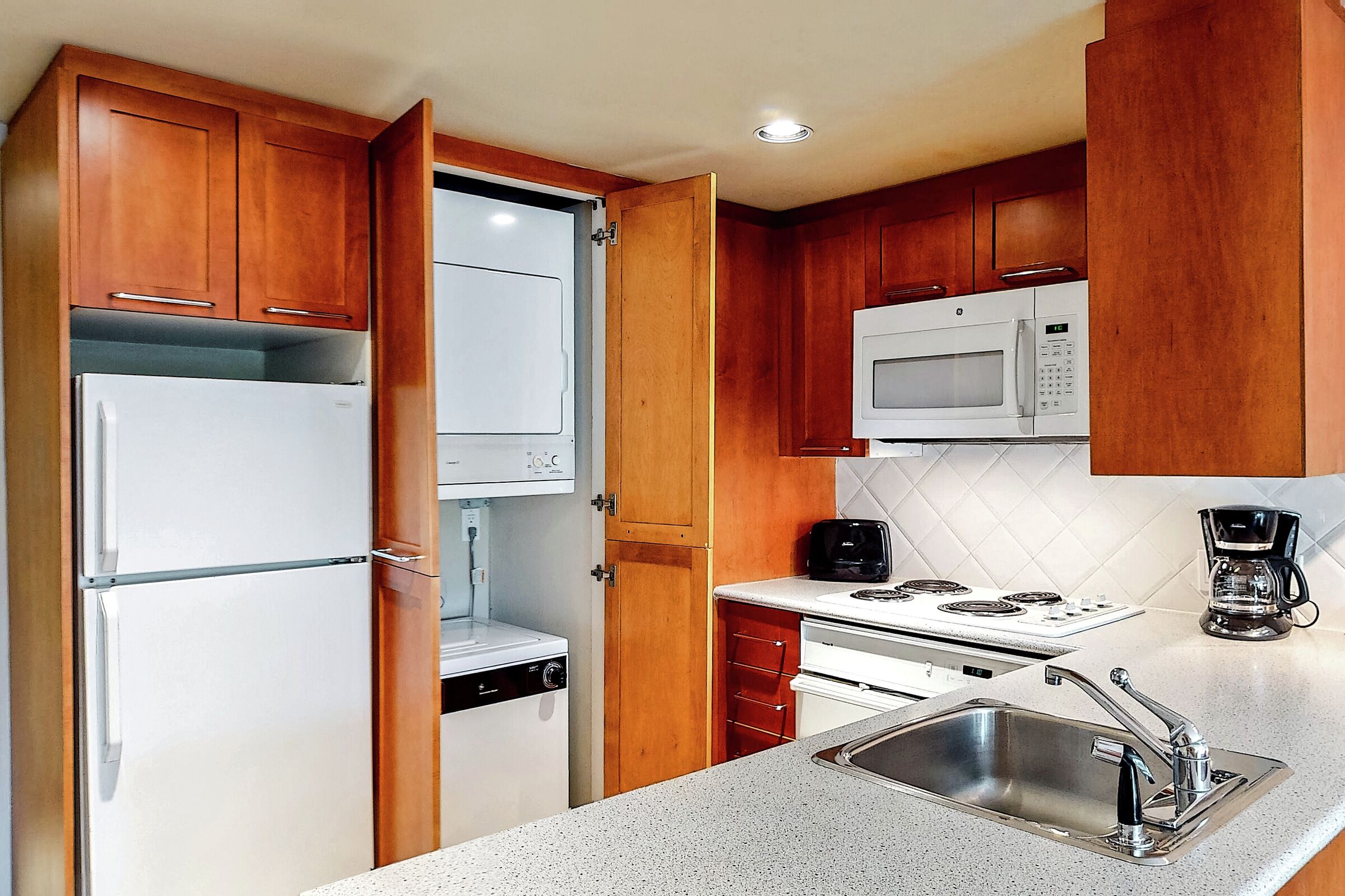 #405 - Studio Kitchen