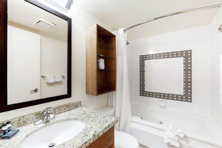 #3303 - Studio Bathroom