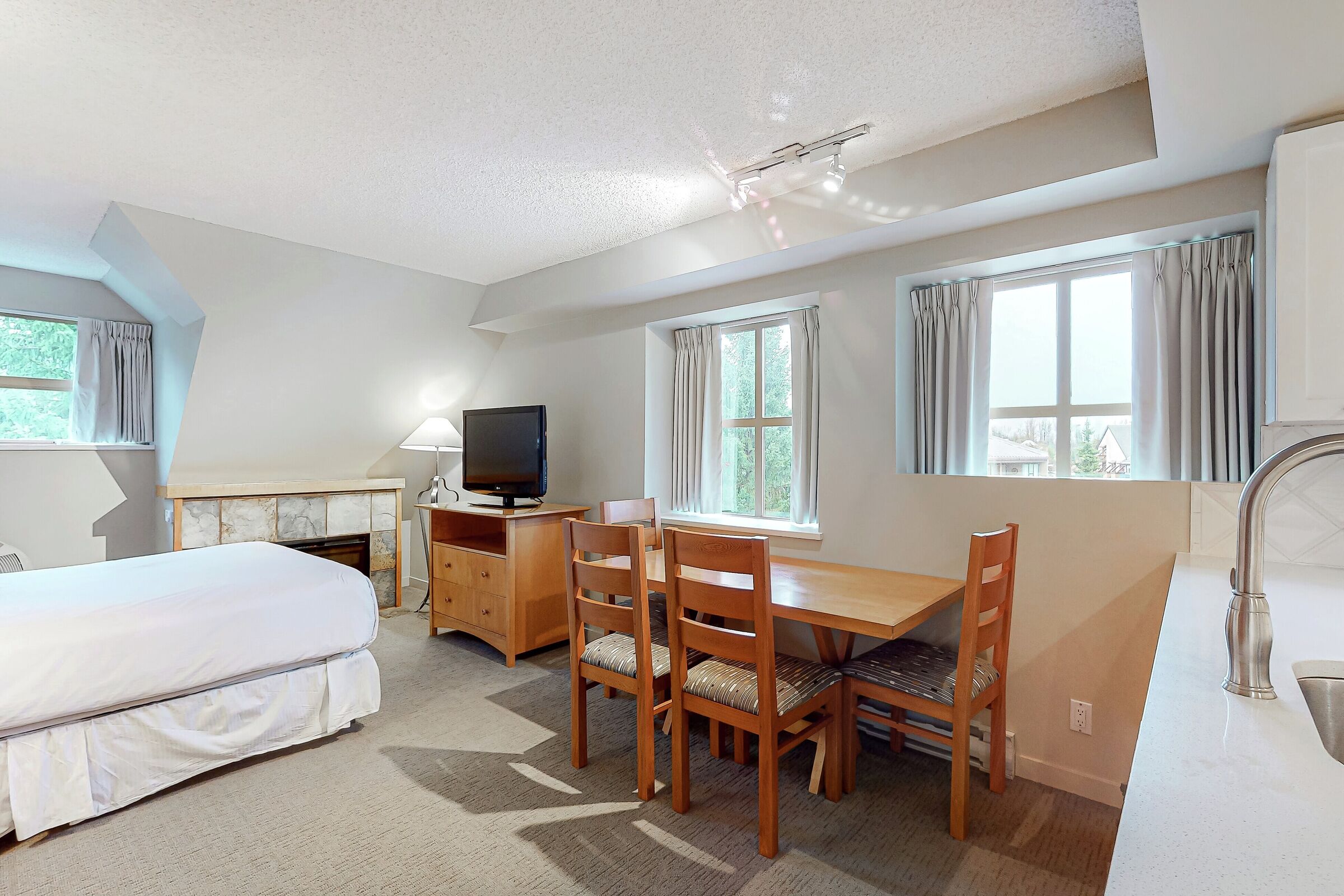 #4401 - Studio Sleeping Area