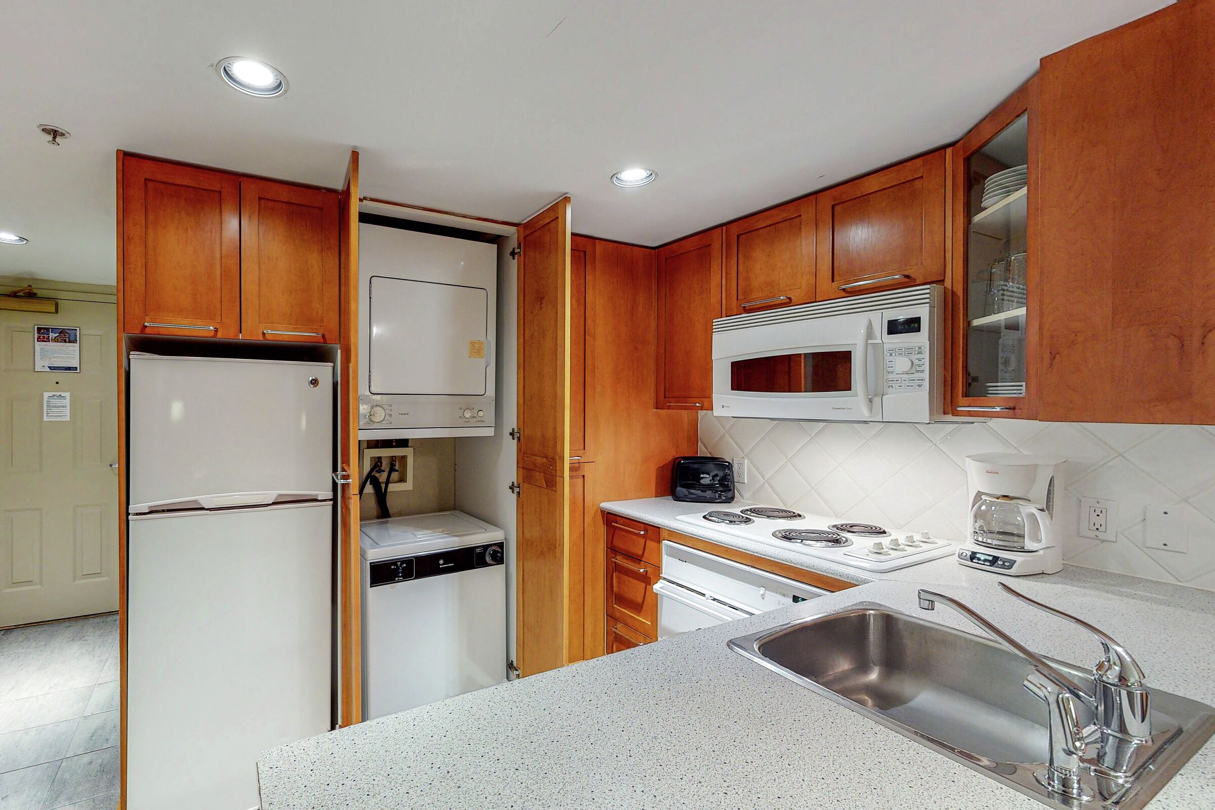 #307 - Studio Kitchen