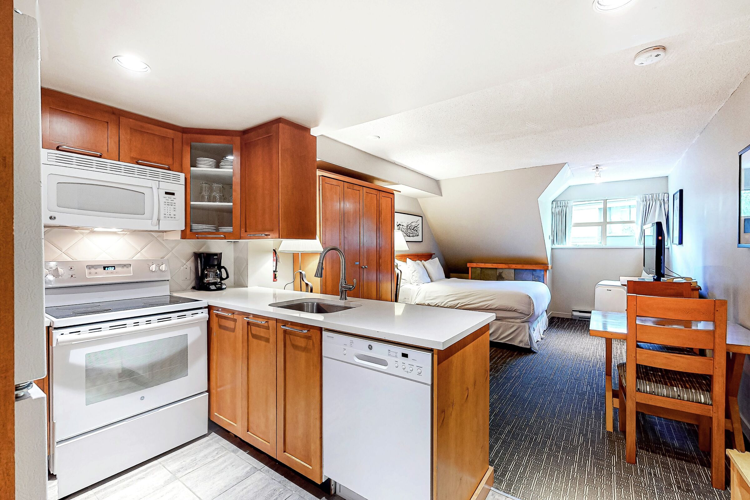 #4402 - Studio Kitchen