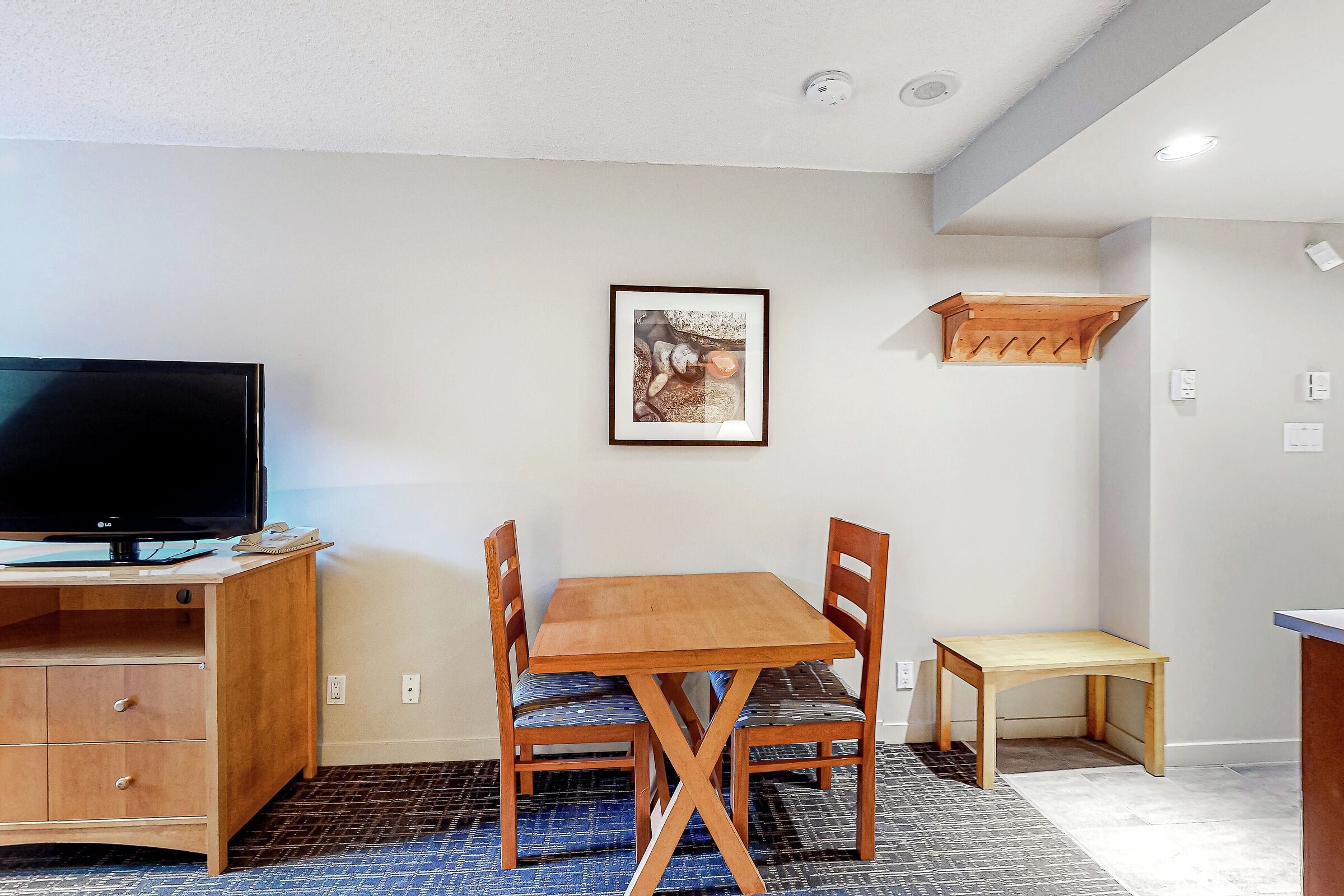 #4402 - Studio Dining Area