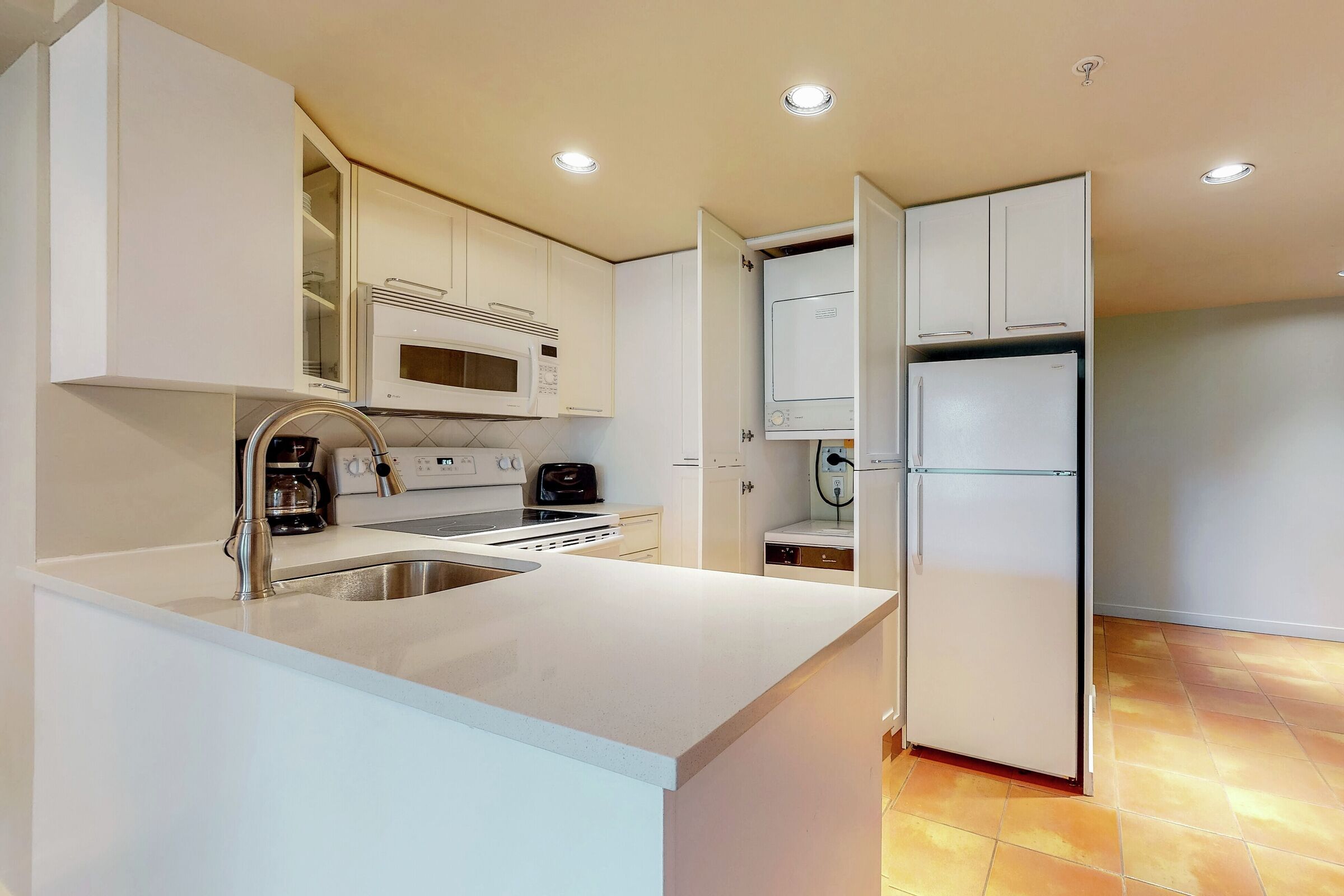 #522 - Studio Kitchen