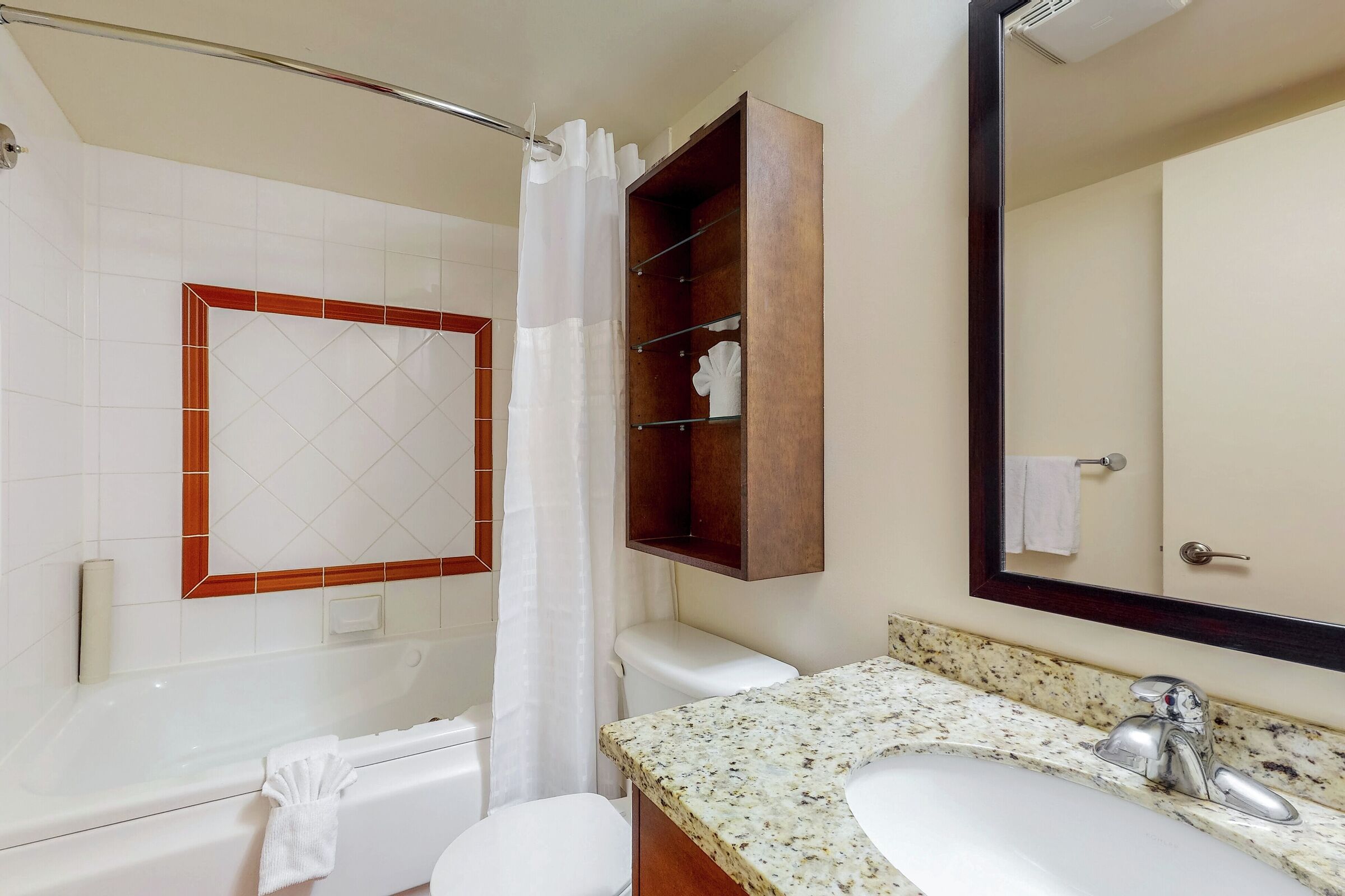 #522 - Studio Bathroom