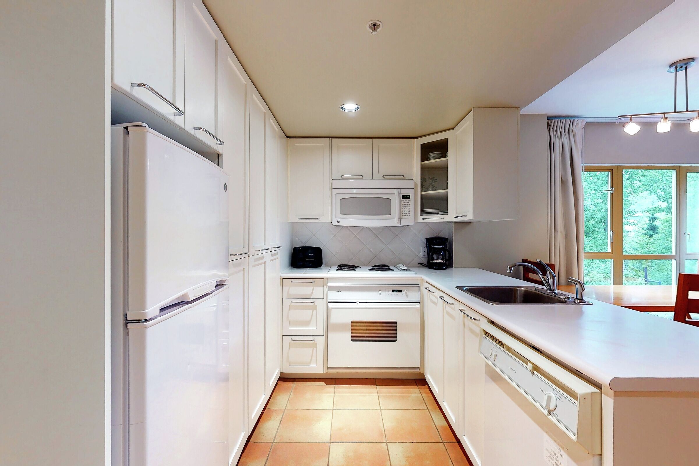 #306 - Studio Kitchen