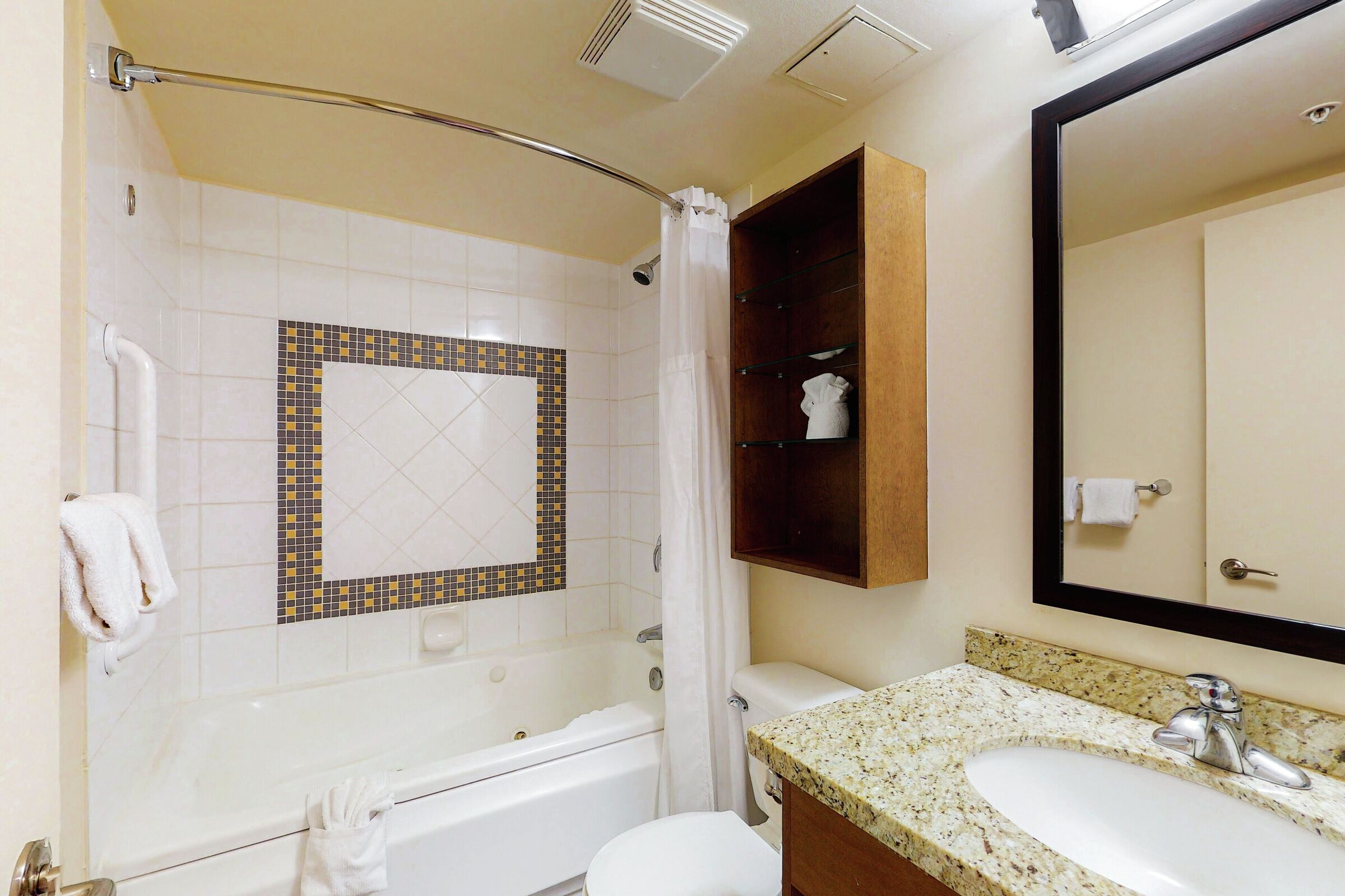 #305 - Studio Bathroom