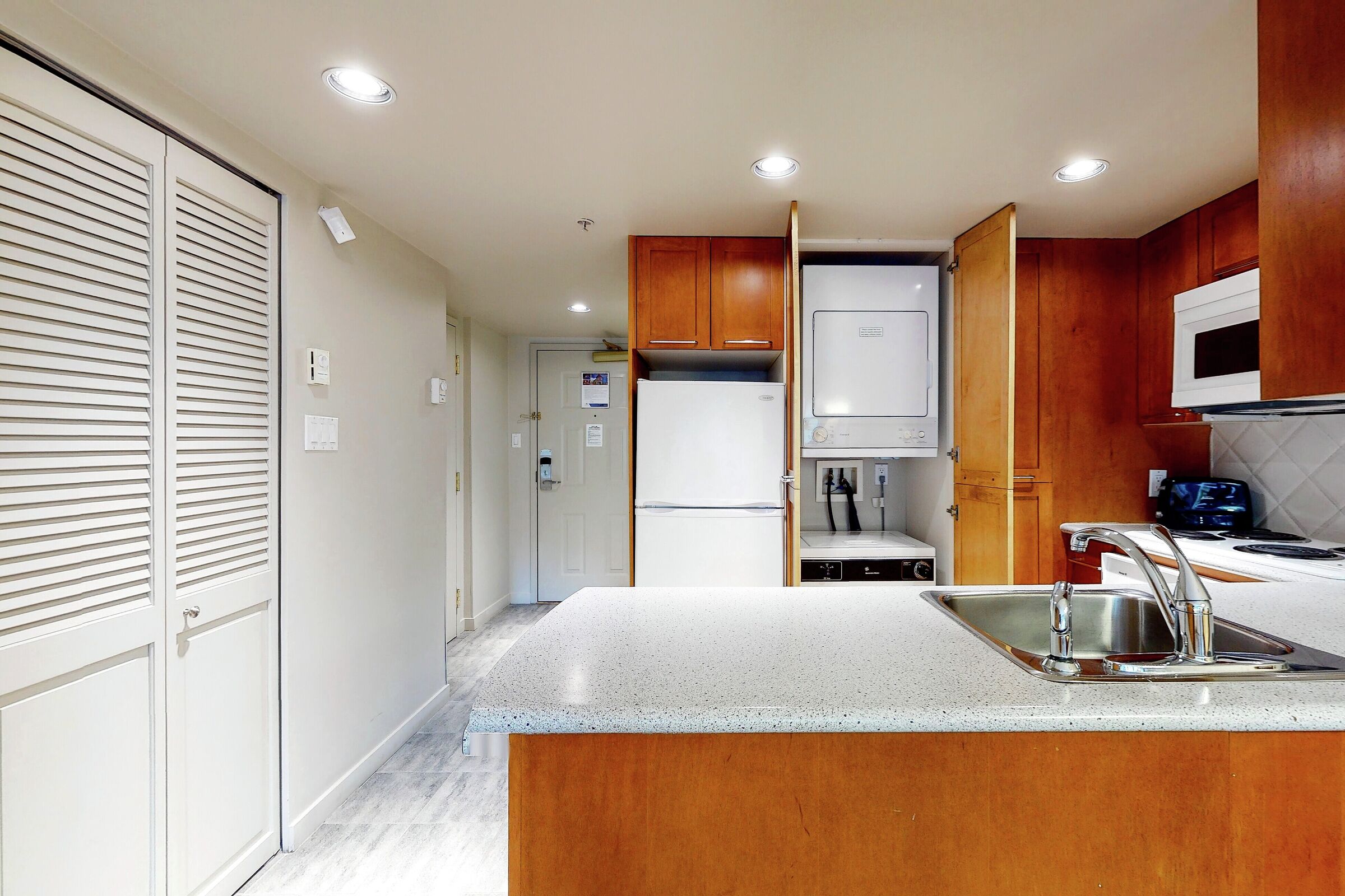 #3306 - Studio Kitchen