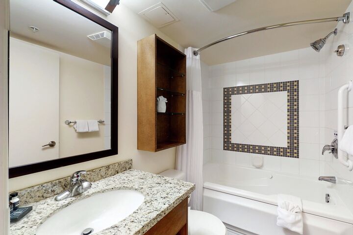 #3306 - Studio Bathroom