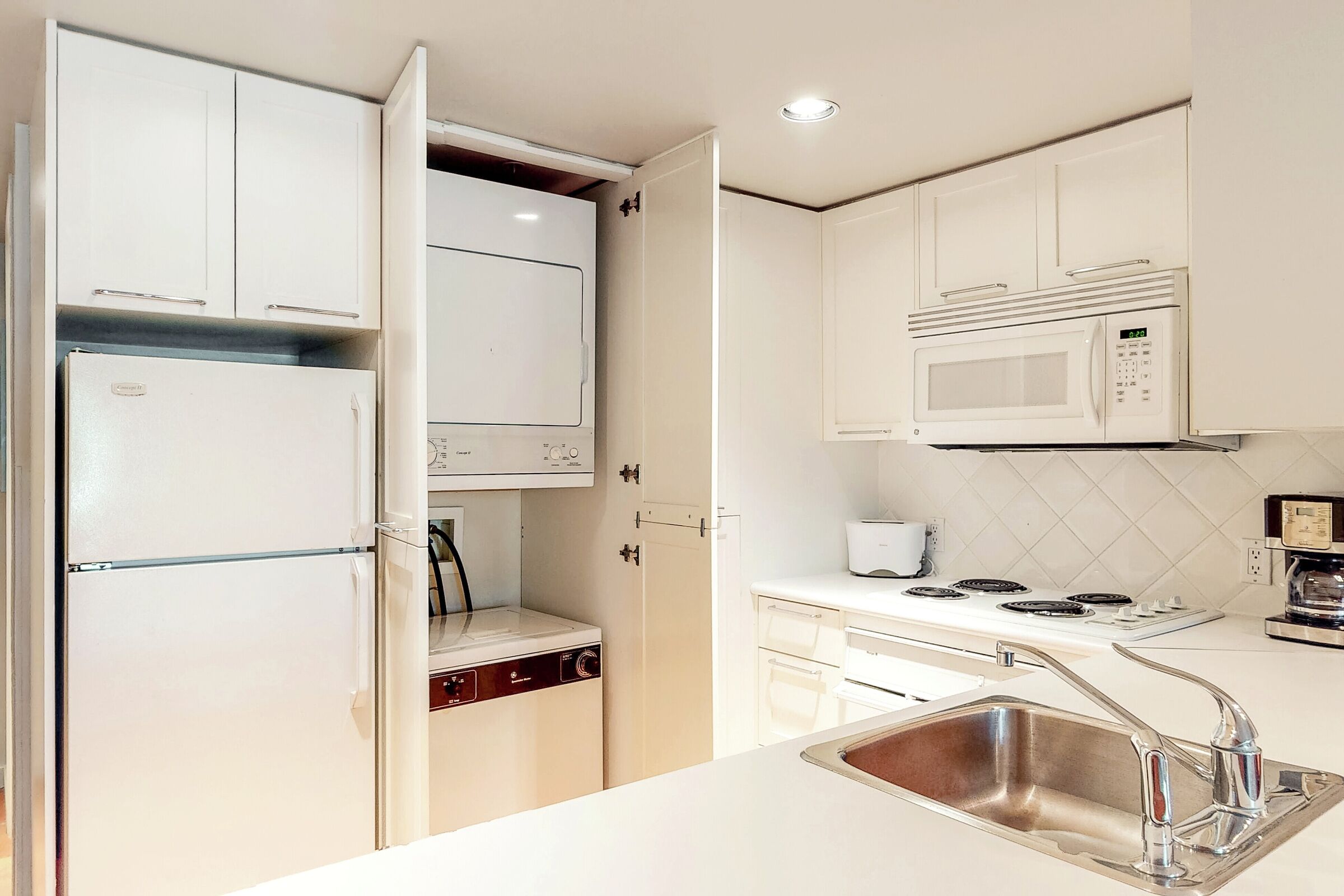 #421 - Studio Kitchen