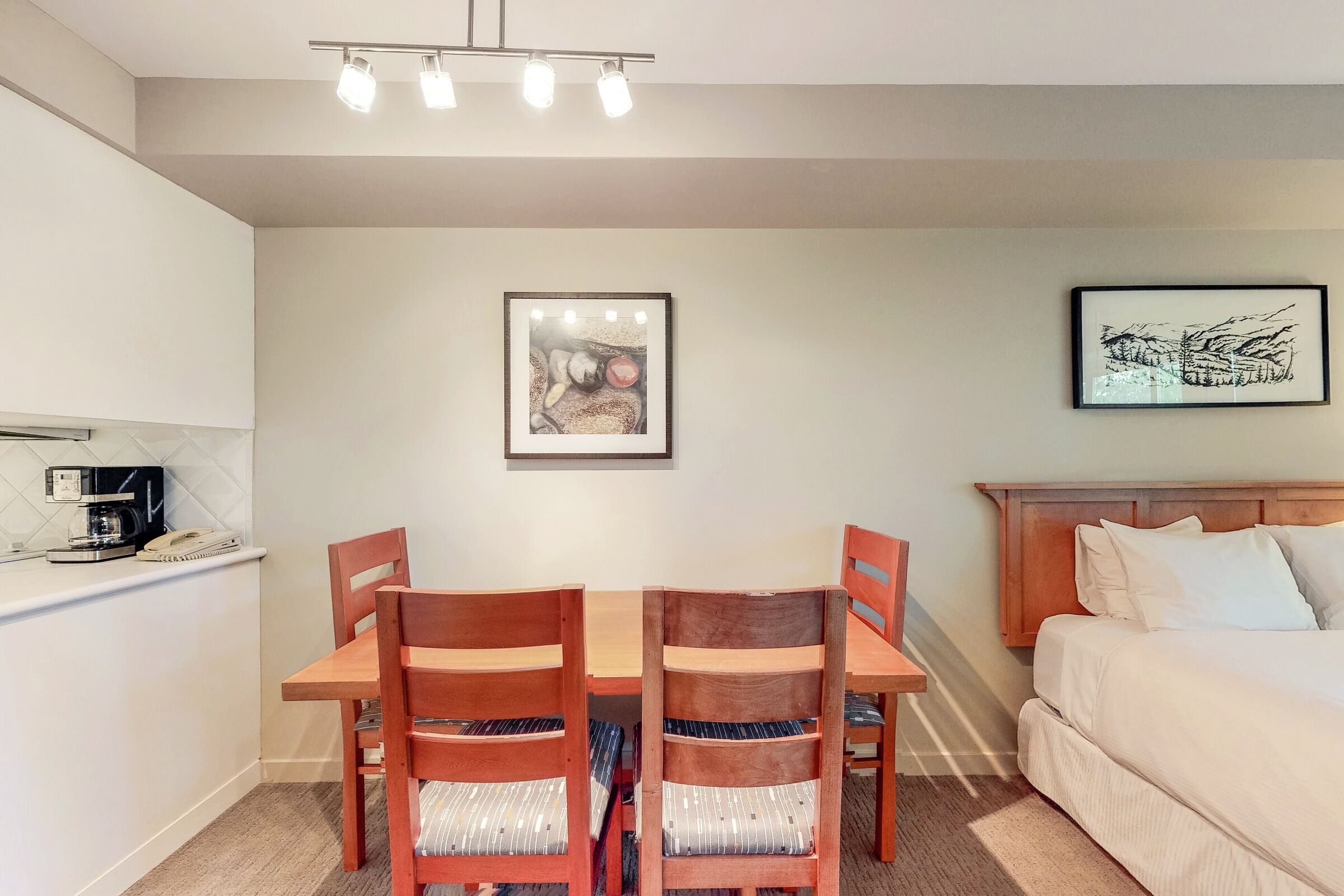 #421 - Studio Dining Area