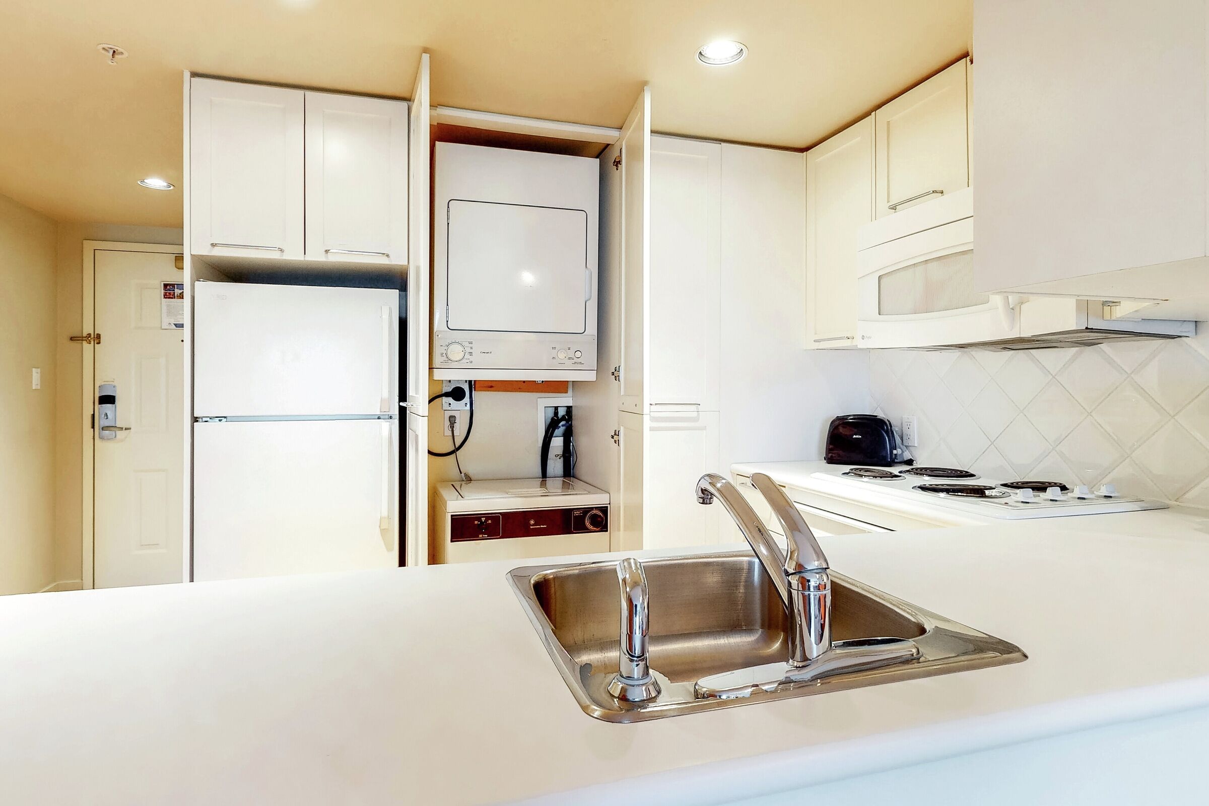 #417 - Studio Kitchen