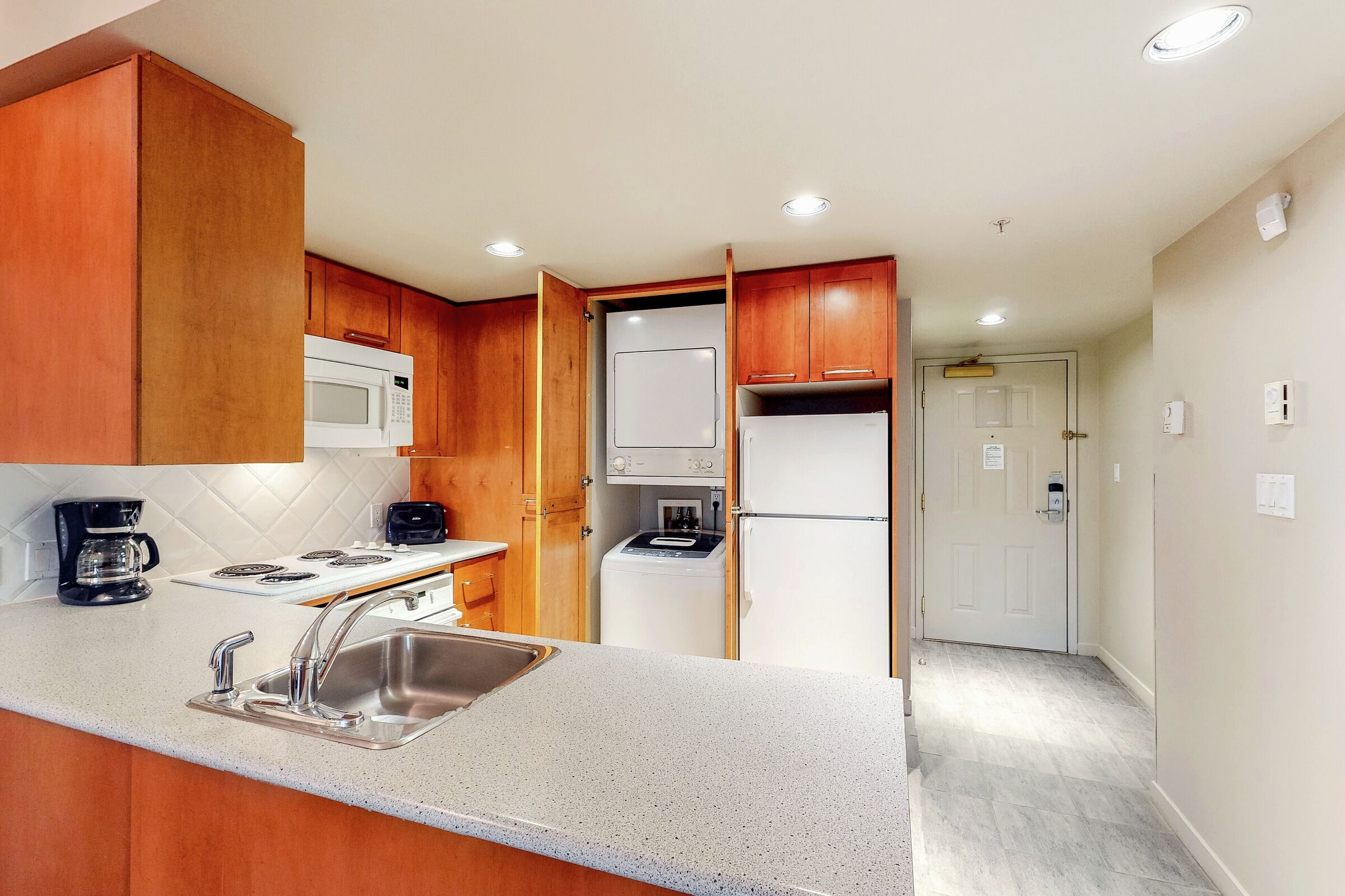 #411 - Studio Kitchen