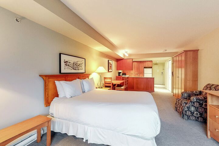 #411 - Studio Sleeping Area