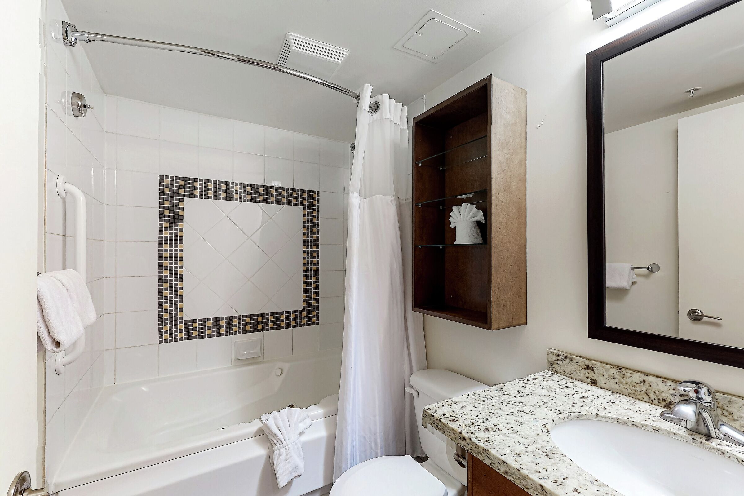 #516 - Studio Bathroom