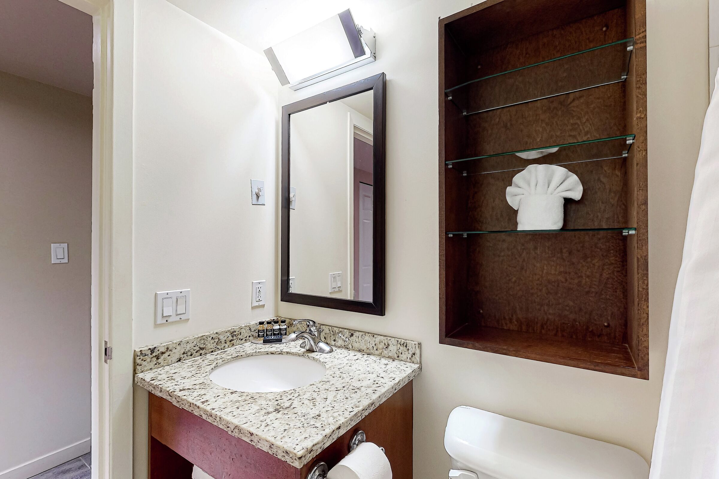 #510 - Studio Bathroom