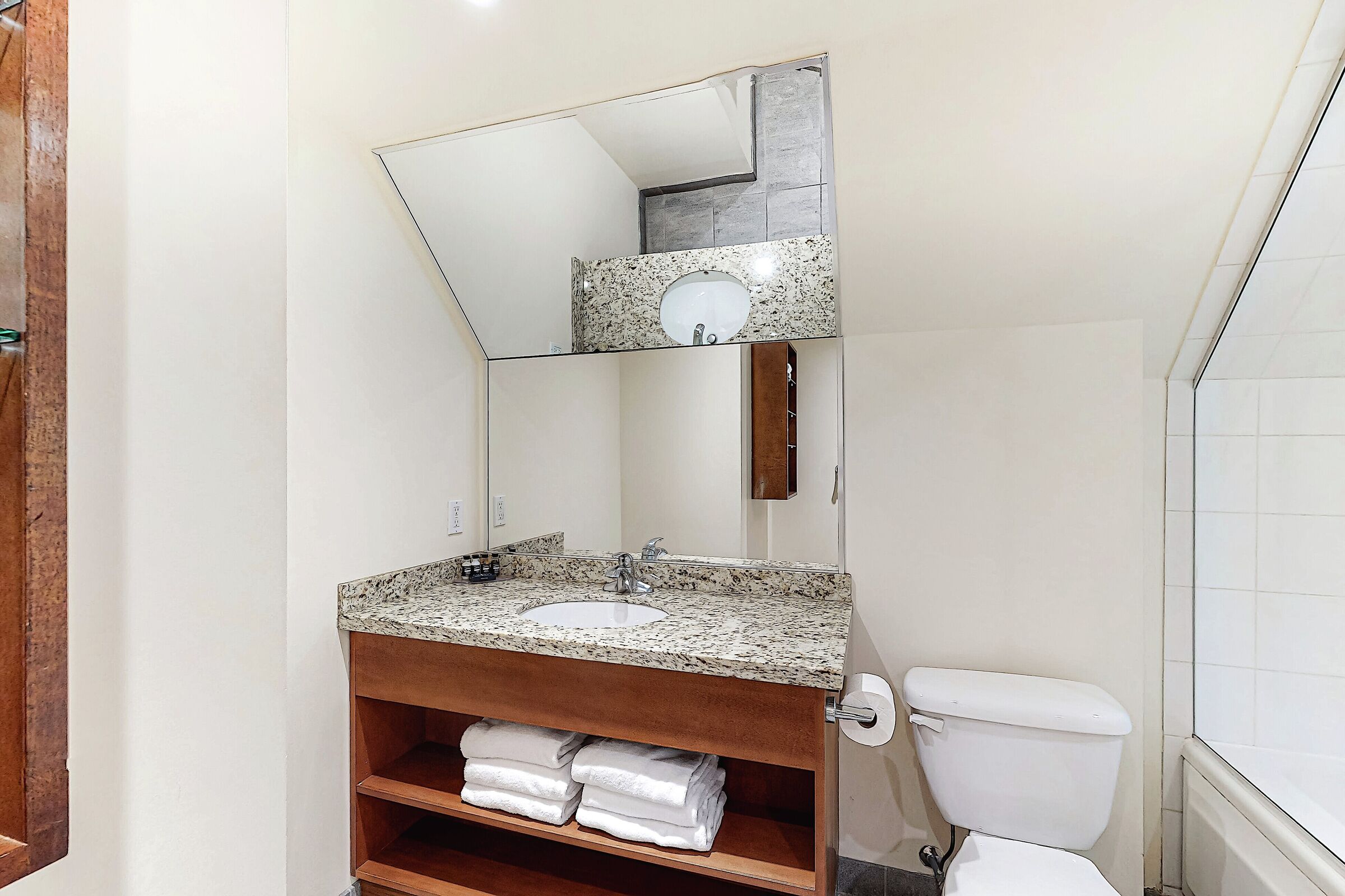 #503 - Bathroom