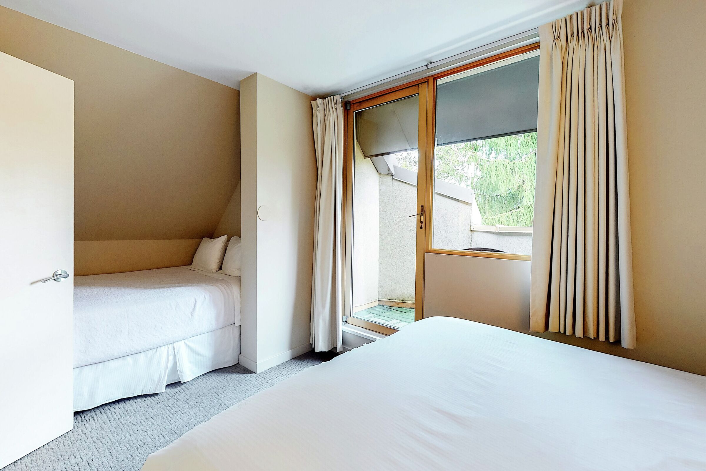 #517 - Bedroom