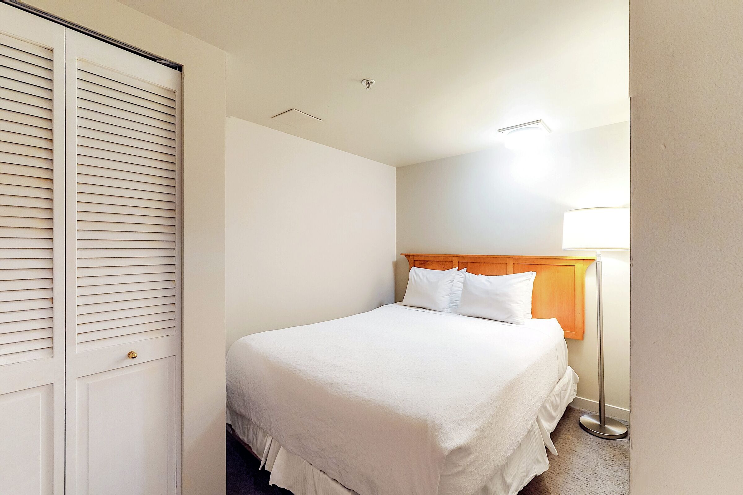 #525 - Bedroom