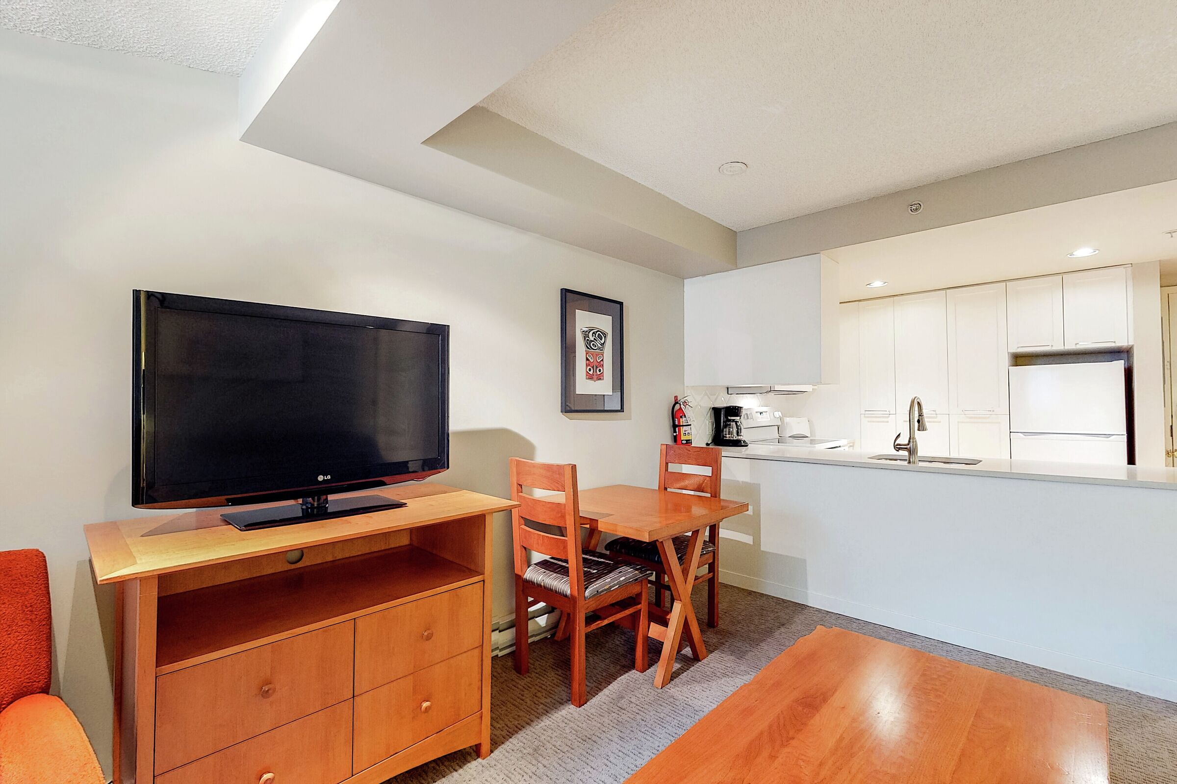 #525 - Dining Area & Kitchen