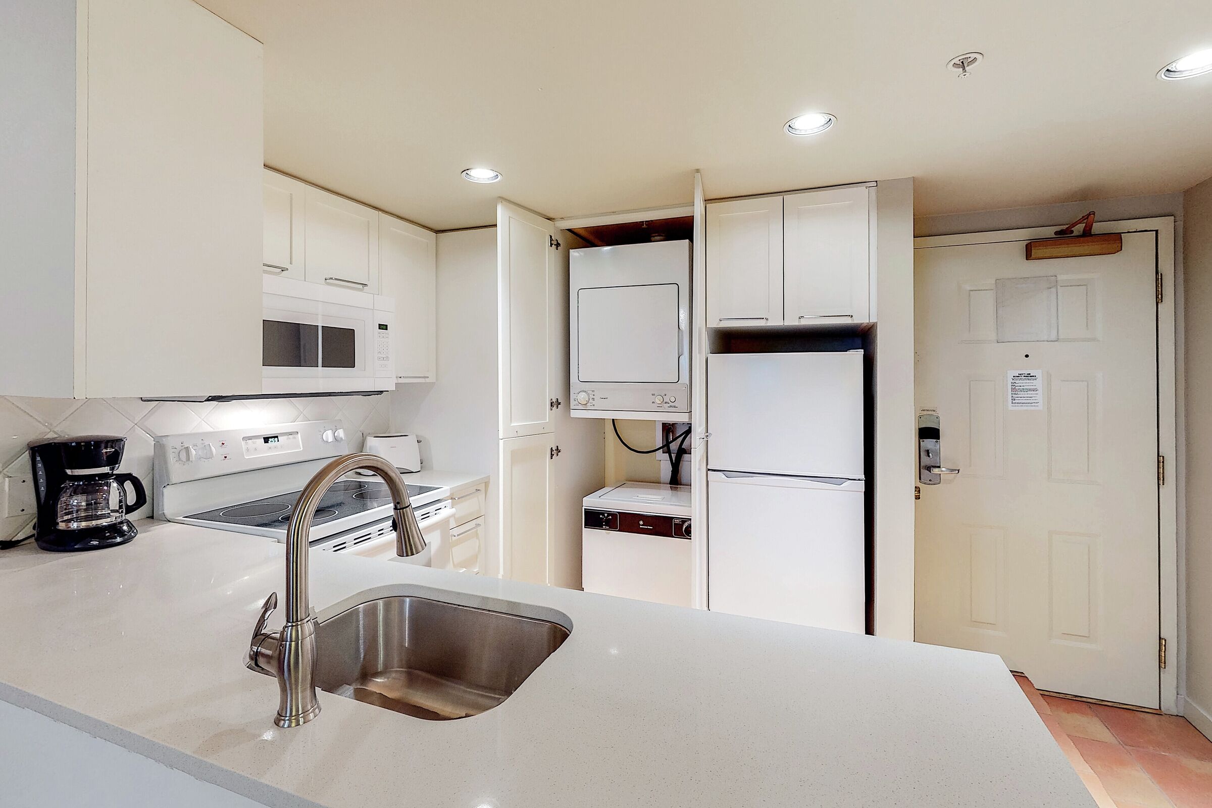 #525 - Kitchen