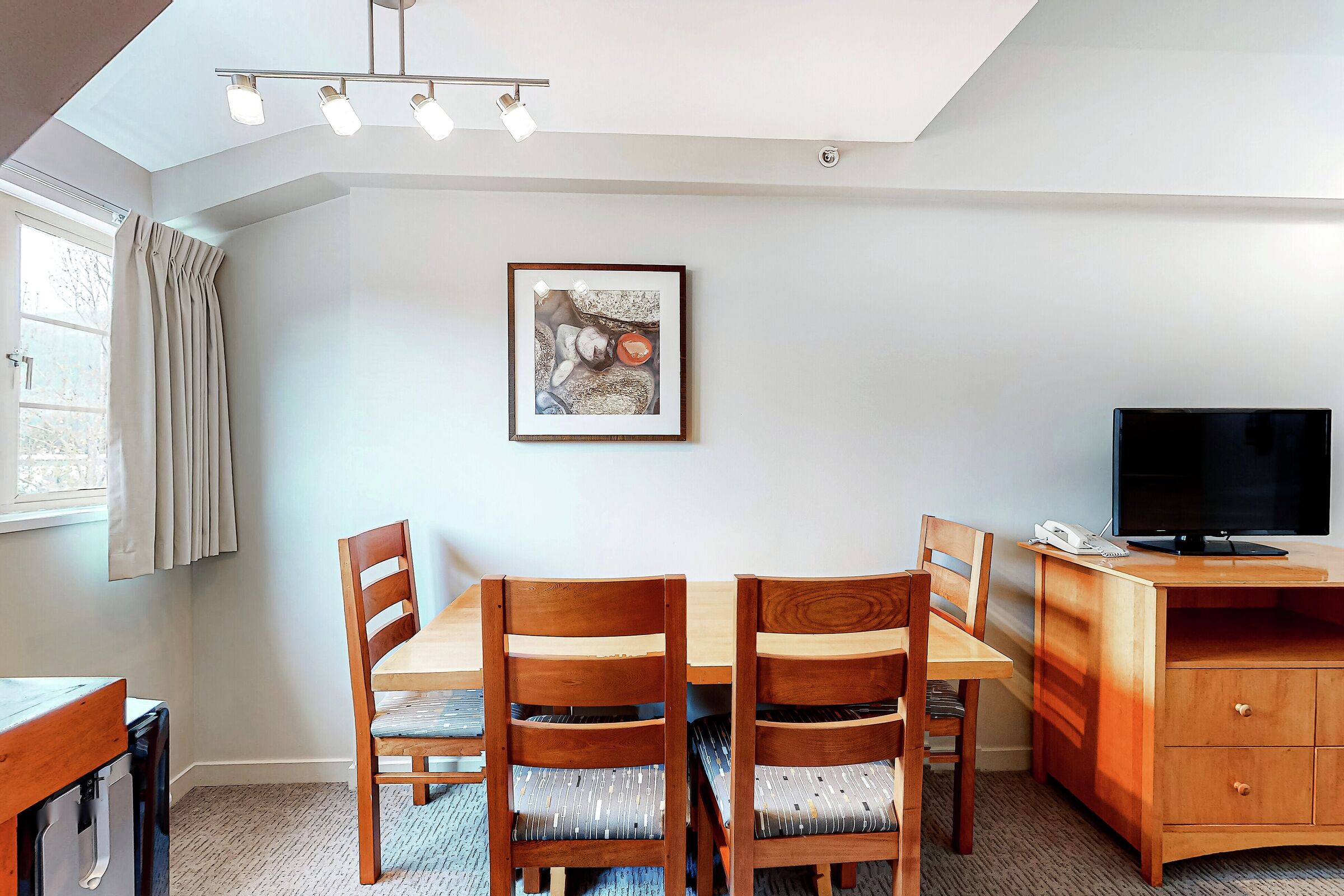 #614 - Dining Area
