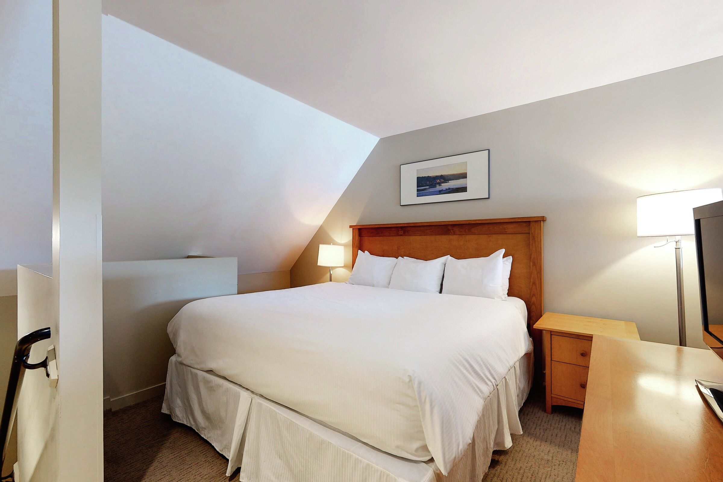 #613 - Studio Loft Bedroom