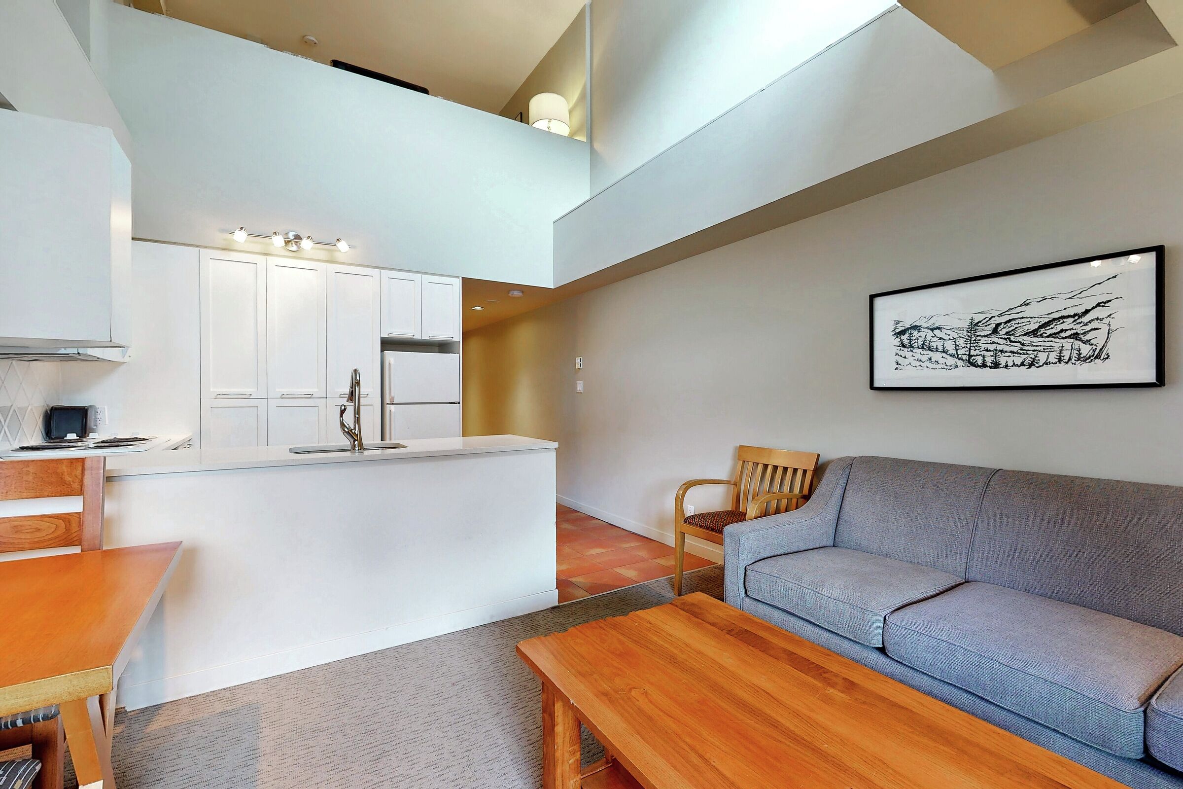 #613 - Studio Living Area