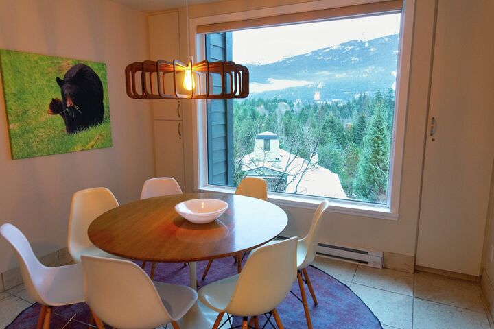 2 Bdrm HT - Dining Area