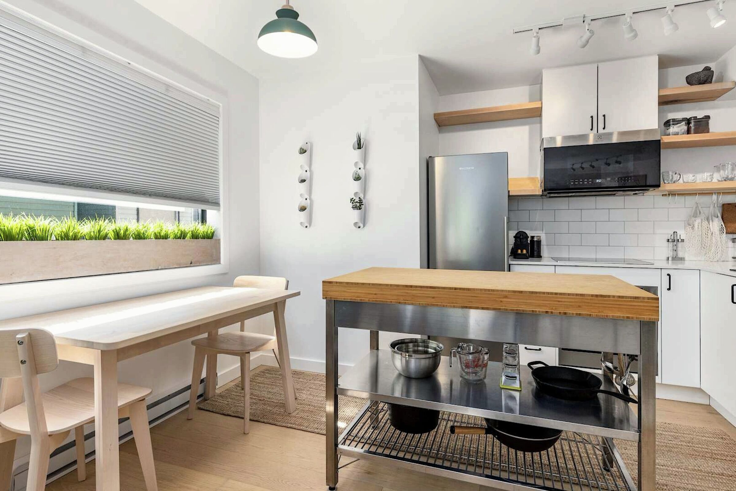 Dining Room & Kitchen