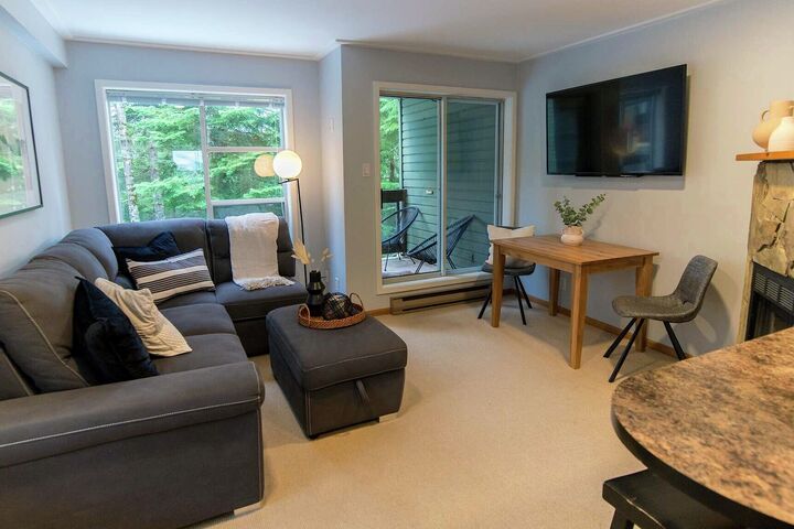 #34 - Living Area & Dining Area