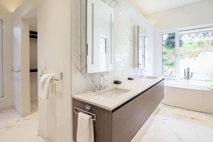 3 Bdrm 3.5 Bath HT - Master Ensuite Bathroom
