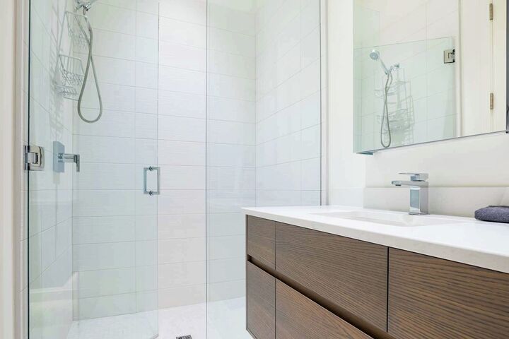 3 Bdrm 3.5 Bath HT - Ensuite Bathroom