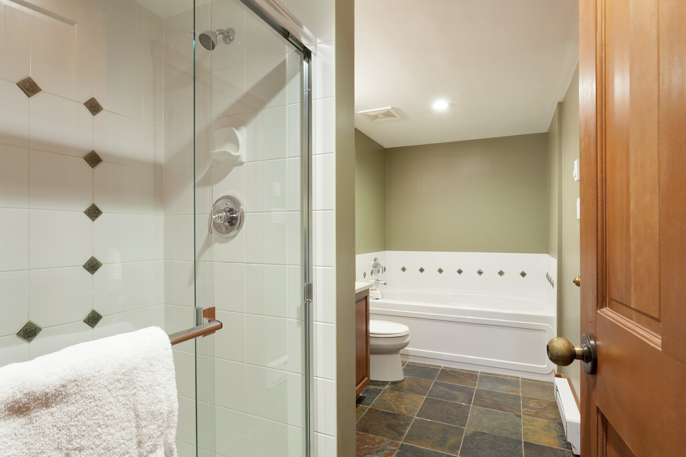 #305 - Bathroom