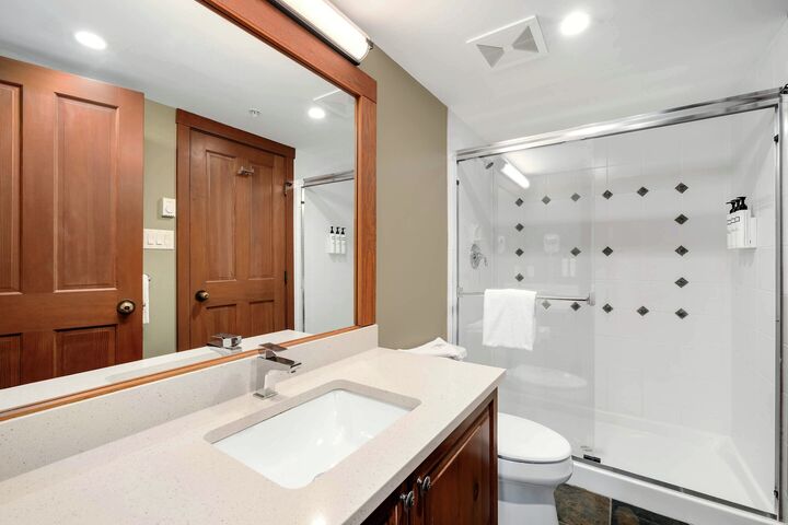 #304 - Ensuite Bathroom