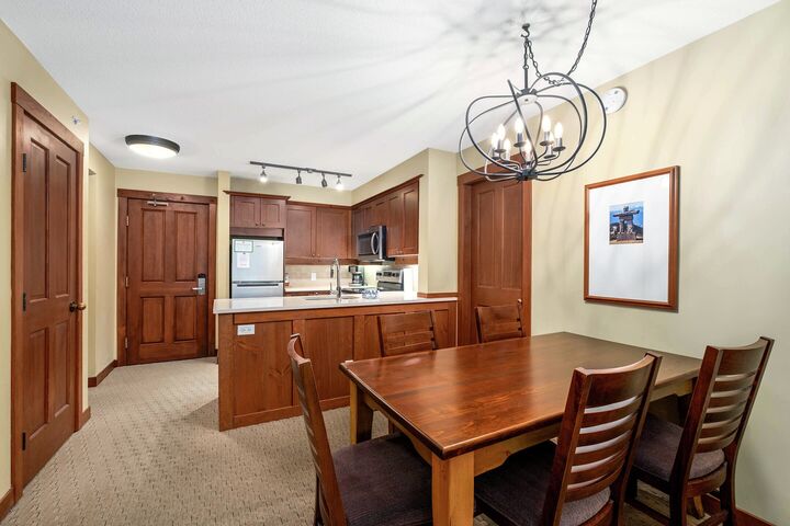 #409 - Dining Area & Kitchen