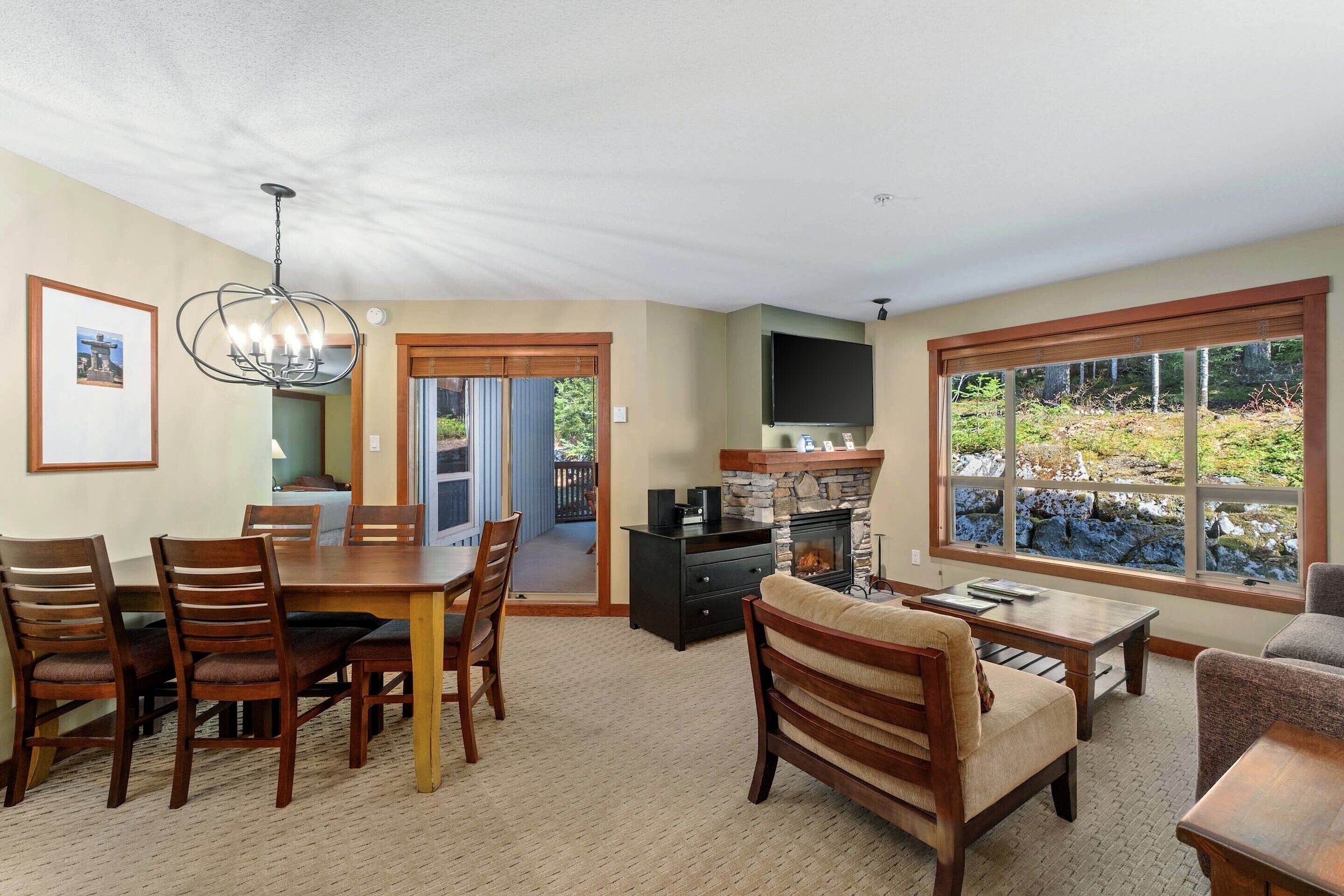 Living Area & Dining Area
