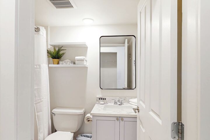 #122 - Ensuite Bathroom