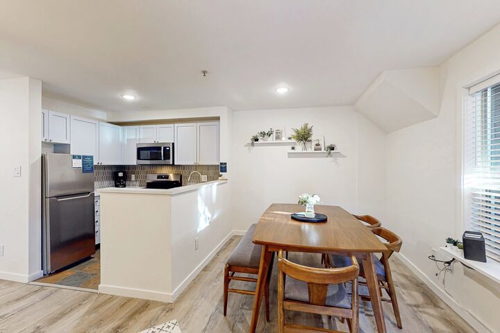 #122 - Dining Area & Kitchen