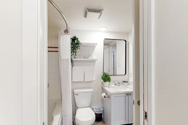 #122 - Bathroom